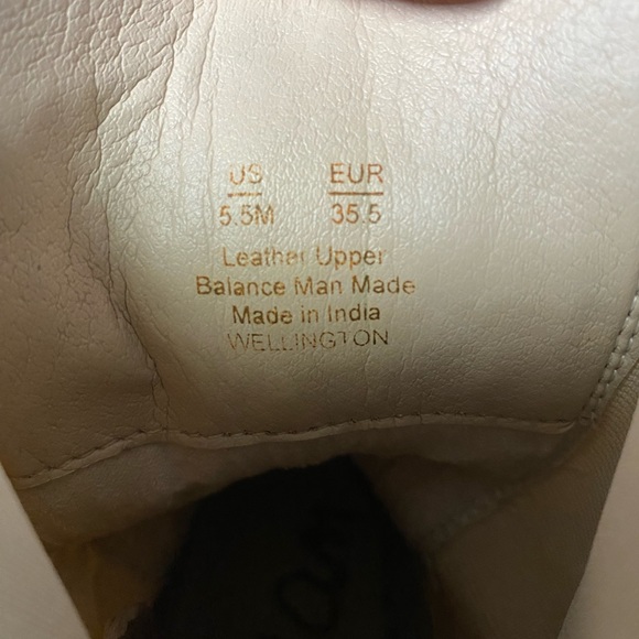 Wellington Lug Sole Chelsea Boot (Modern Ivory Leather) - Picture 5 of 5